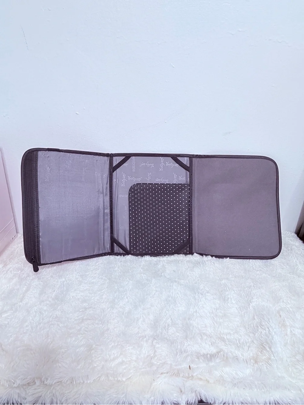 Thirty One Fold Up Cover Carry Organizer Notepad iPad Tablet Case Bold Bloom